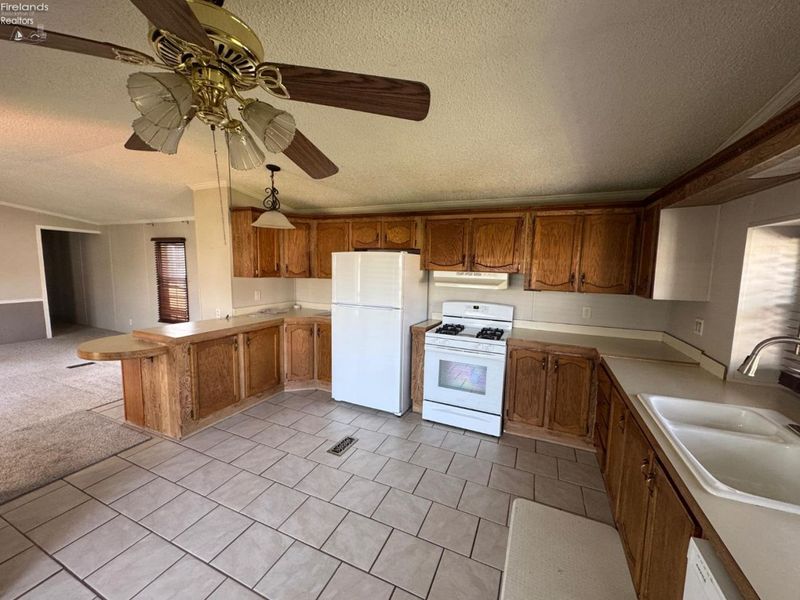 134 W Birchard, Sandusky, OH 44870 Photo 7
