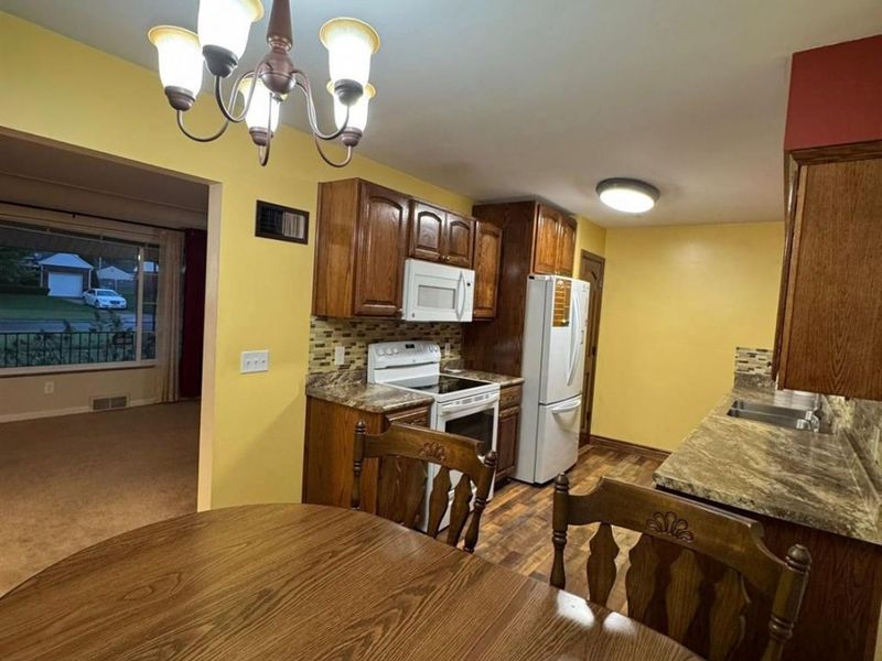 2843 Castleton, Toledo, OH 43613 Photo 8