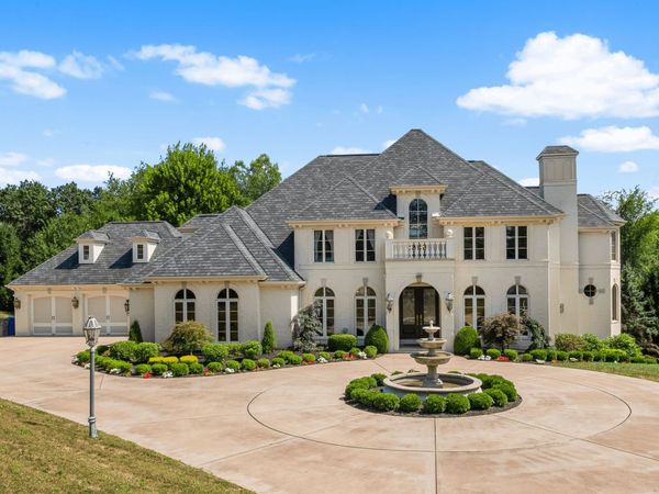 108 Carriage Hill Drive, Mars, PA 16046