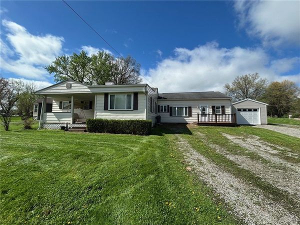 409 Avalon Dr, New Castle, PA 16101