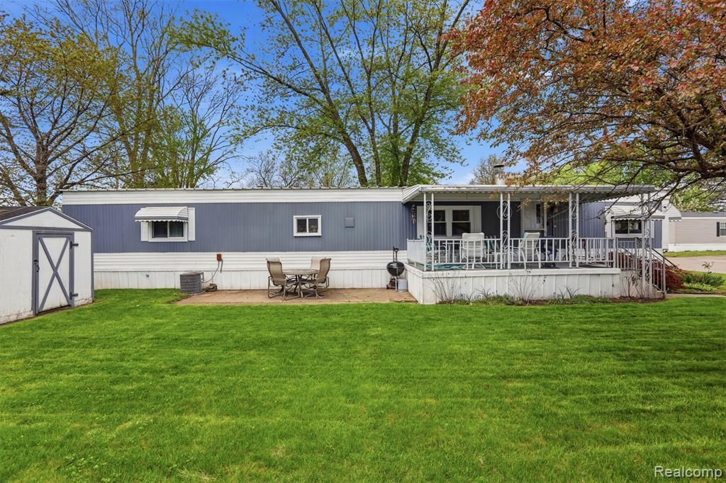 27 Ponderosa Trail, Van Buren Township, MI 48111 Main Photo