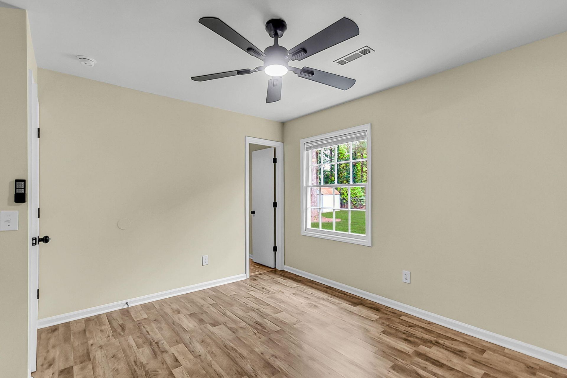 409 Robin Drive Photo 18
