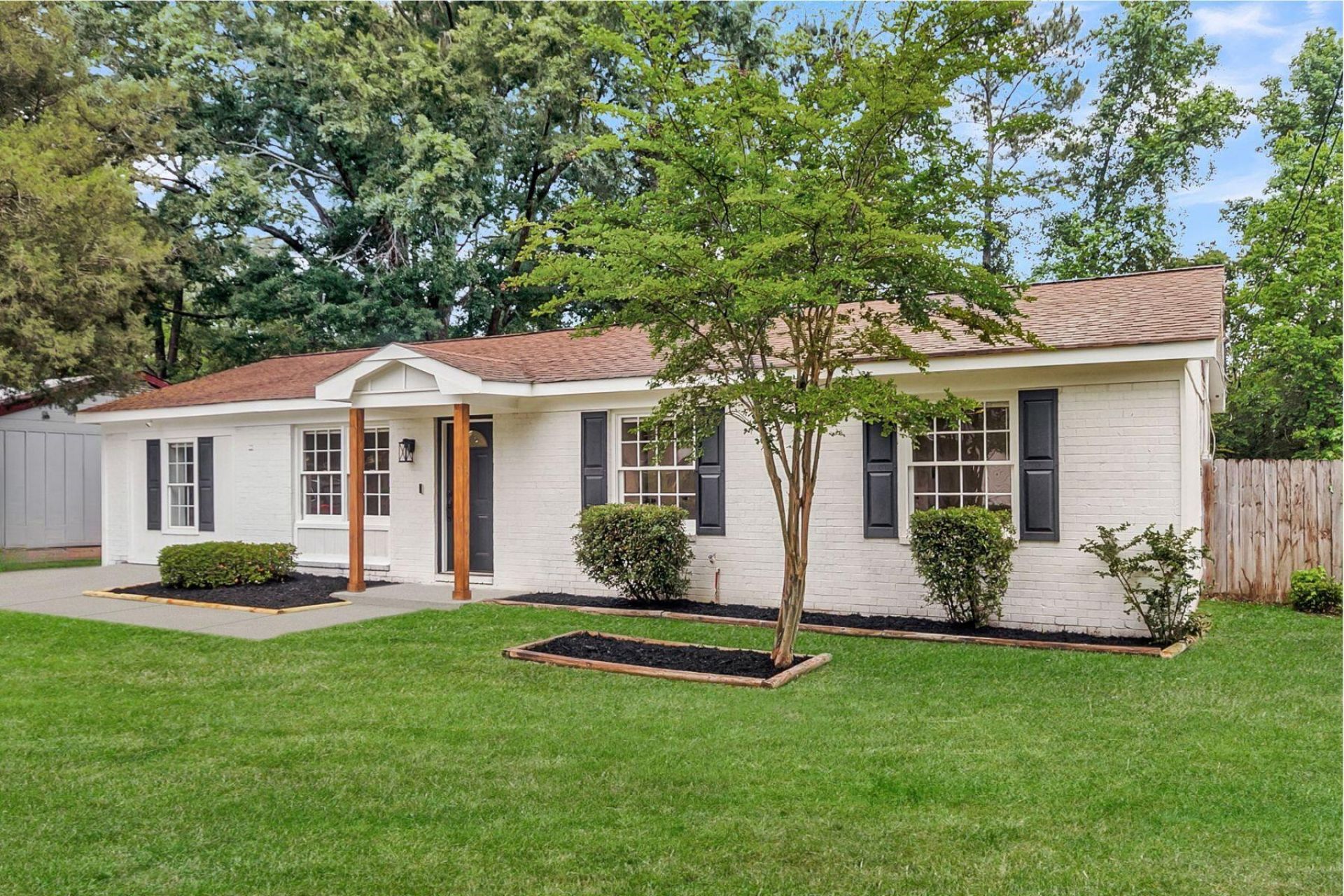 409 Robin Drive Photo 3