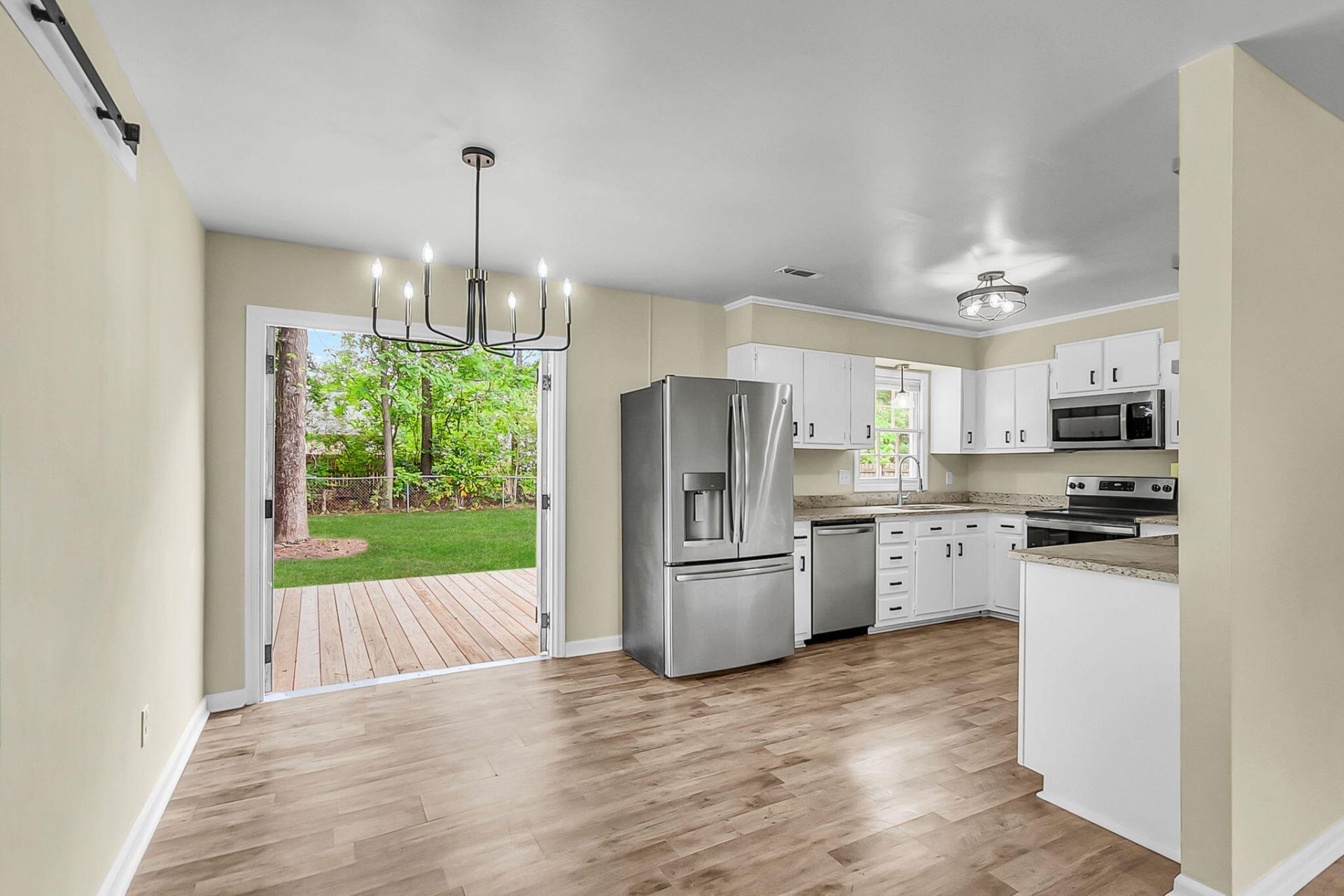 409 Robin Drive Photo 32