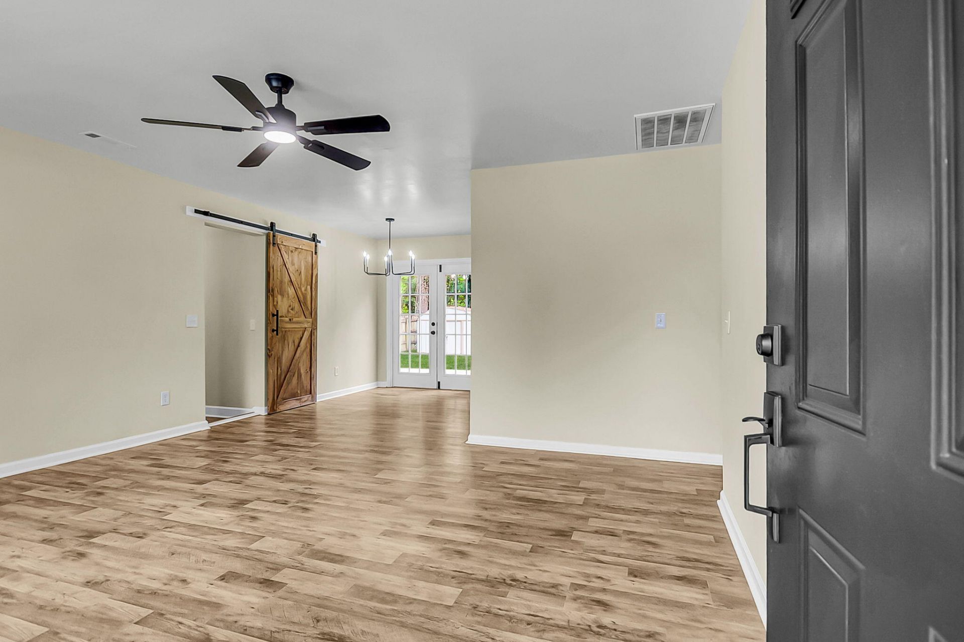 409 Robin Drive Photo 5