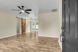409 Robin Drive photo 4