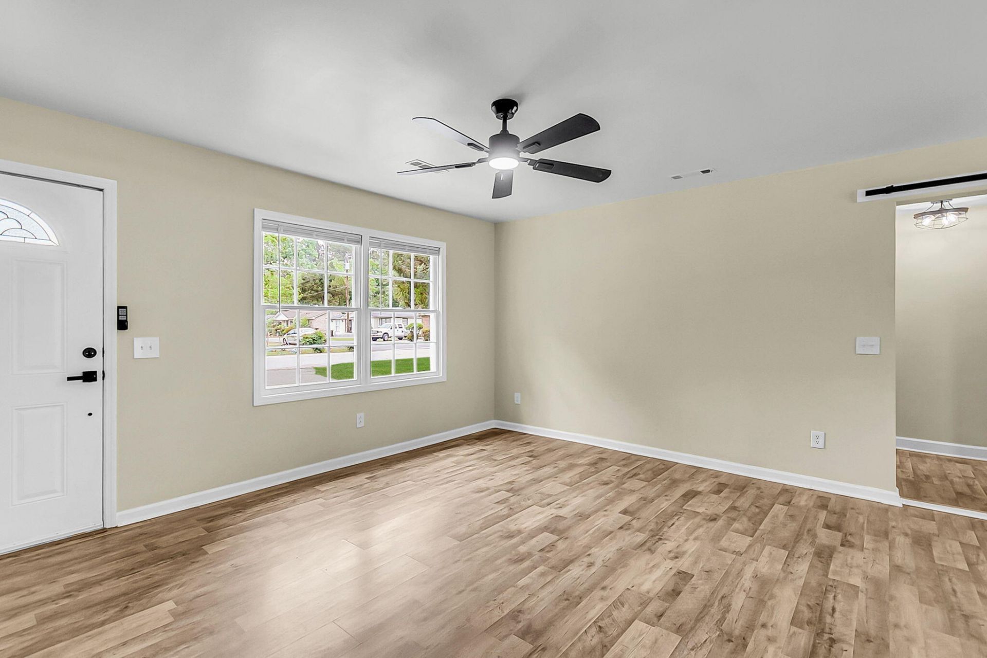409 Robin Drive Photo 6