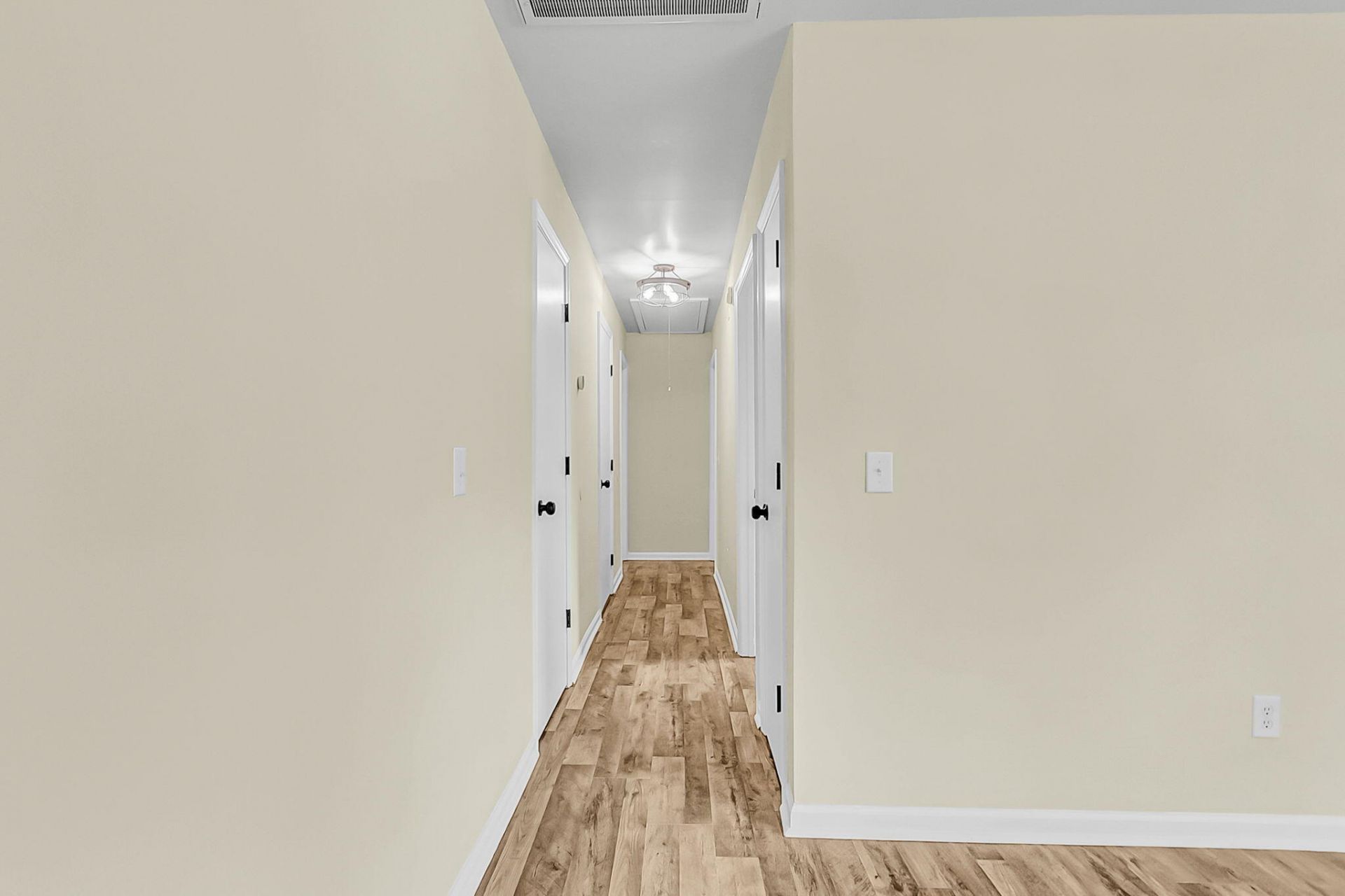 409 Robin Drive Photo 9