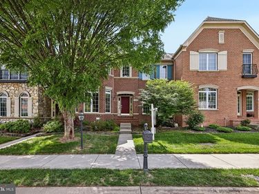 24896 CASTLETON DRIVE, CHANTILLY, VA 20152