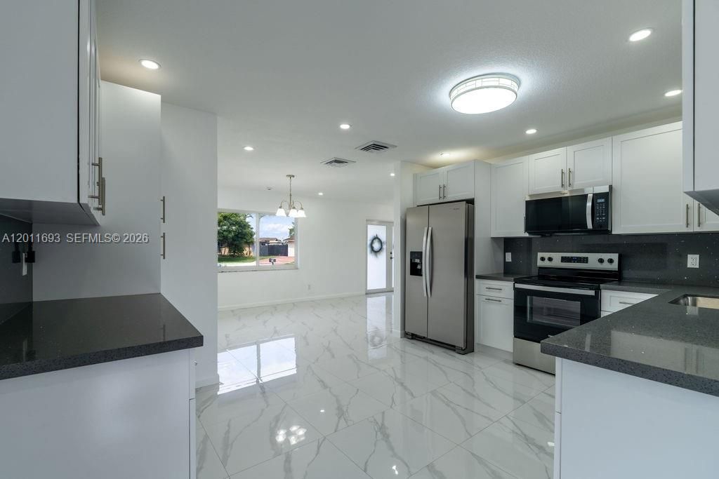510 NW 97th Ter , Pembroke Pines, FL 33024 Photo