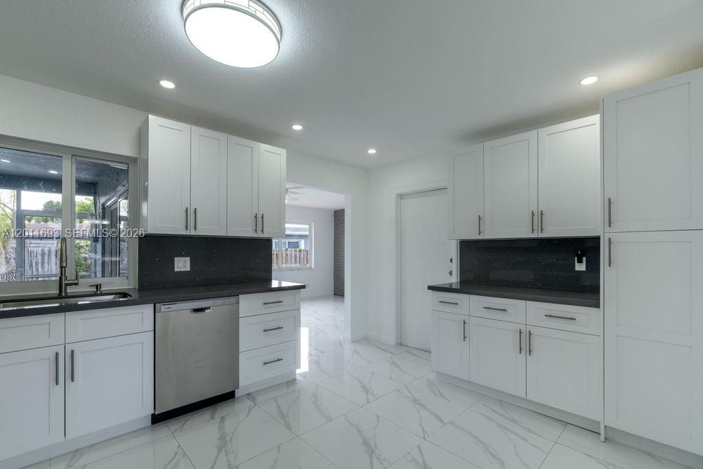 510 NW 97th Ter , Pembroke Pines, FL 33024 Photo