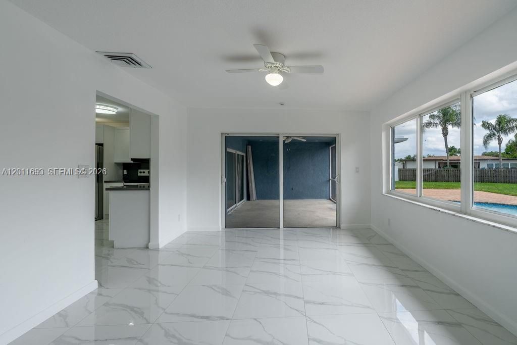 510 NW 97th Ter , Pembroke Pines, FL 33024 Photo