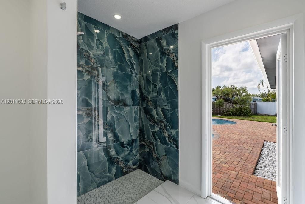 510 NW 97th Ter , Pembroke Pines, FL 33024 Photo