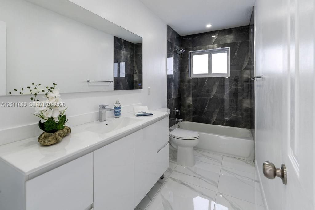 510 NW 97th Ter , Pembroke Pines, FL 33024 Photo