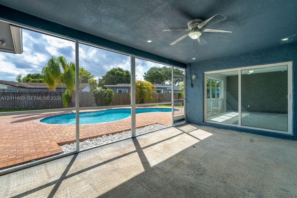 510 NW 97th Ter , Pembroke Pines, FL 33024 Photo
