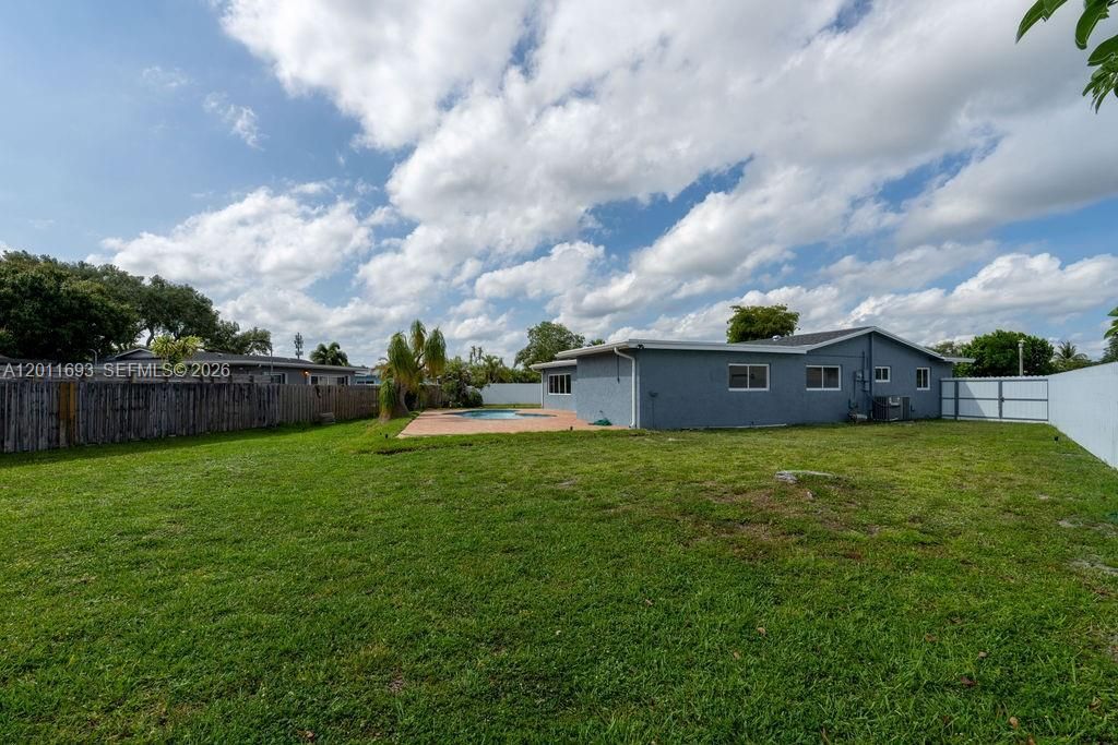 510 NW 97th Ter , Pembroke Pines, FL 33024 Photo