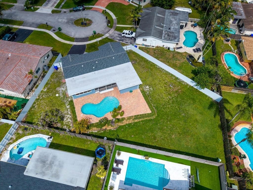 510 NW 97th Ter , Pembroke Pines, FL 33024 Photo