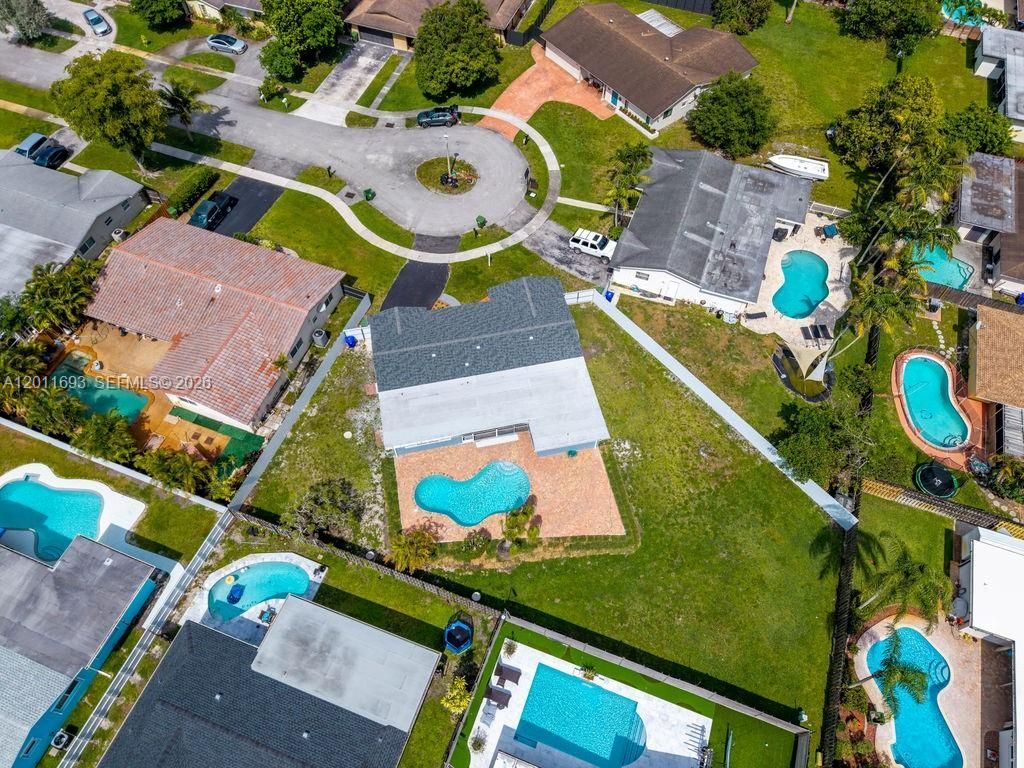 510 NW 97th Ter , Pembroke Pines, FL 33024 Photo