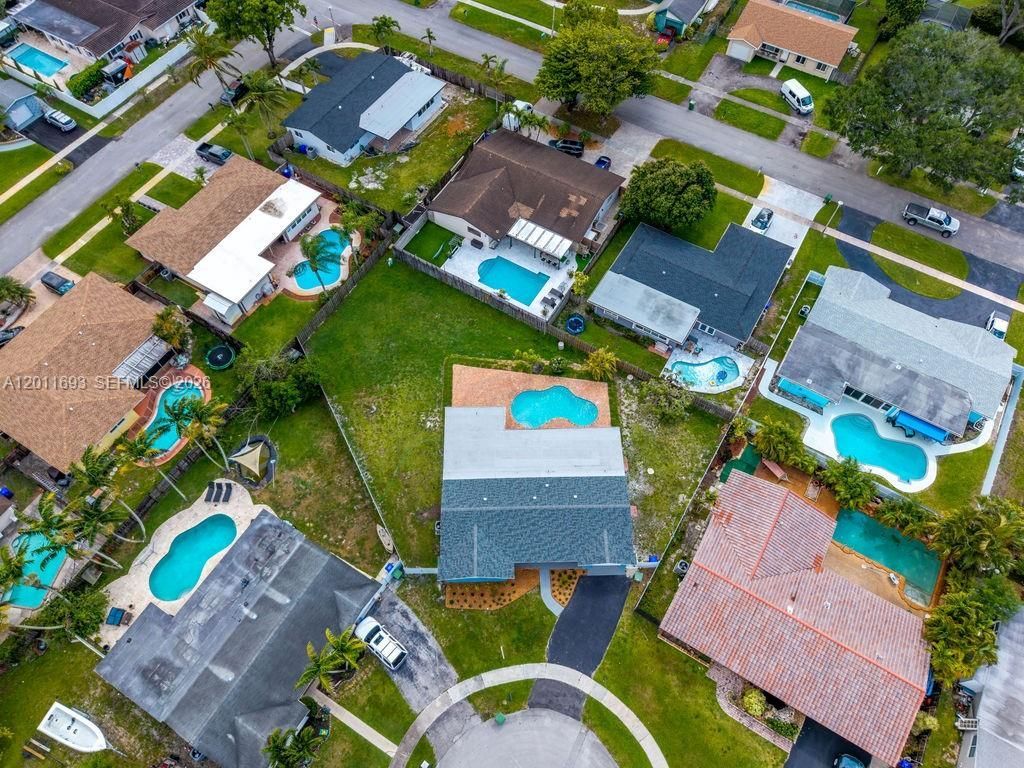 510 NW 97th Ter , Pembroke Pines, FL 33024 Photo