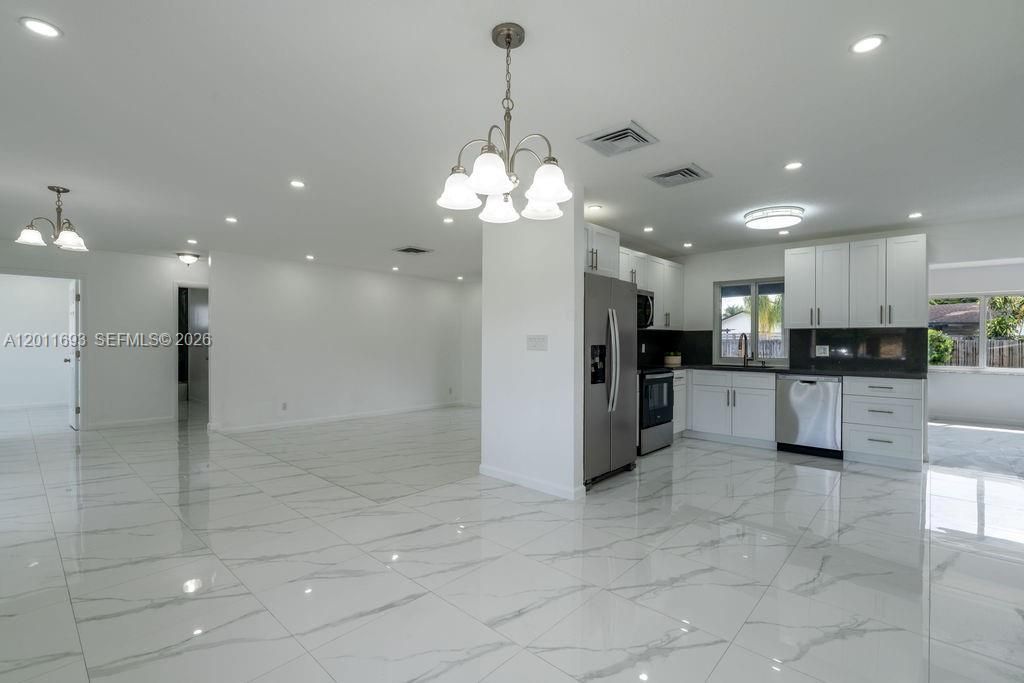 510 NW 97th Ter , Pembroke Pines, FL 33024 Photo
