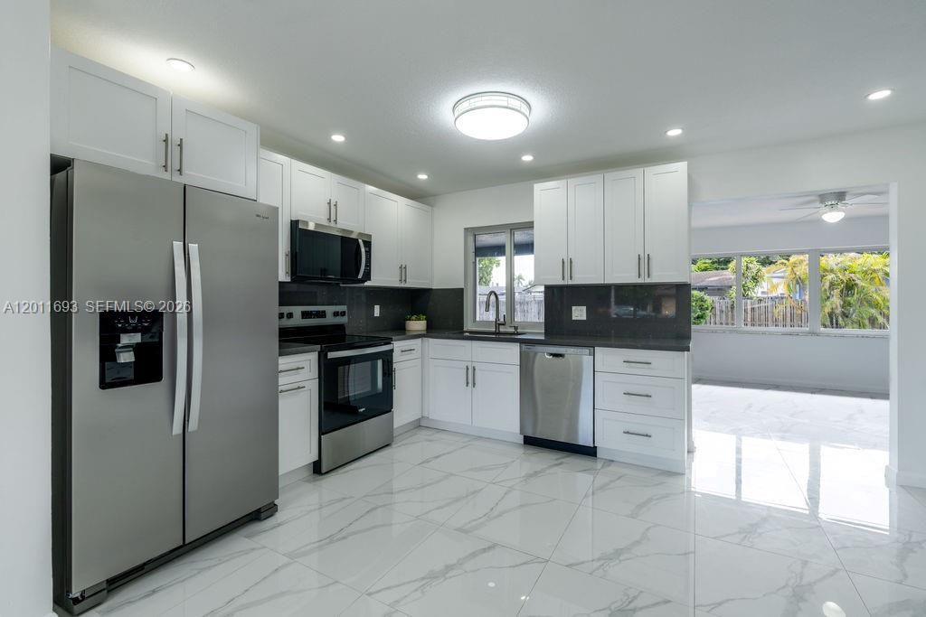 510 NW 97th Ter , Pembroke Pines, FL 33024 Photo