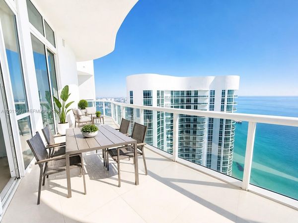 15901 Collins Ave , Unit 4303, Sunny Isles Beach, FL 33160