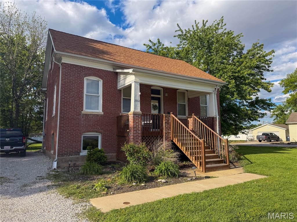 303 W 1st South Street, Mount Olive, IL 62069 Main Photo