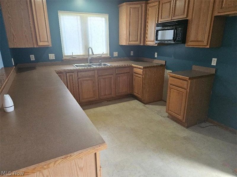 1206 Patriot Place SW, Massillon, OH 44647 Photo 4