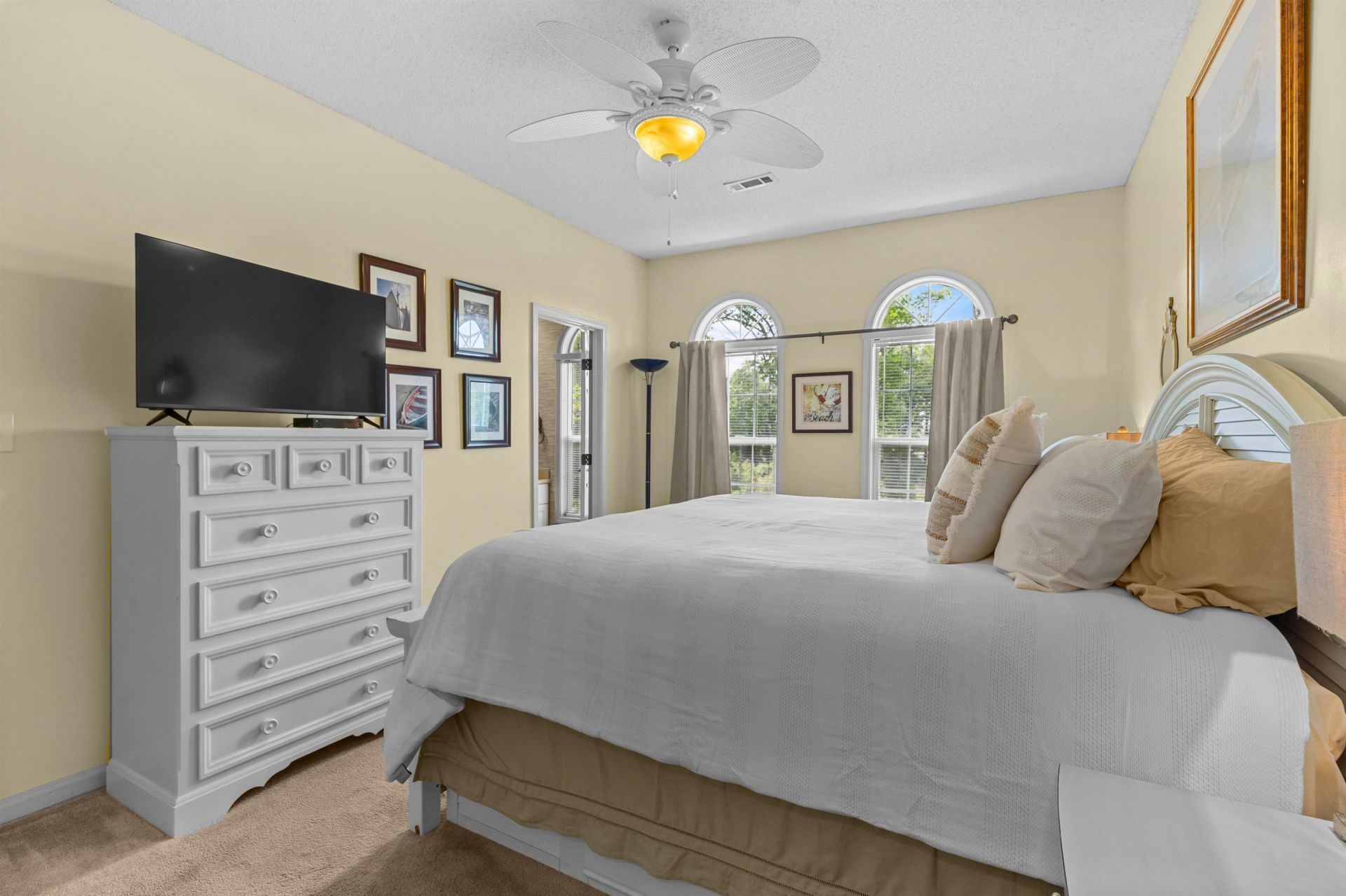 9776 Leyland Dr. Photo 4
