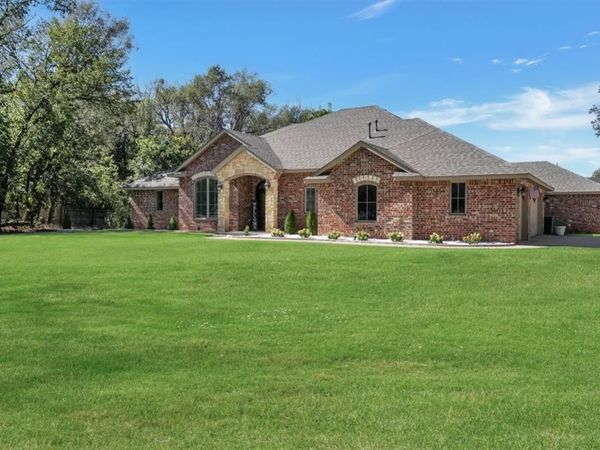 715 N Michigan Avenue, Mangum, OK 73554