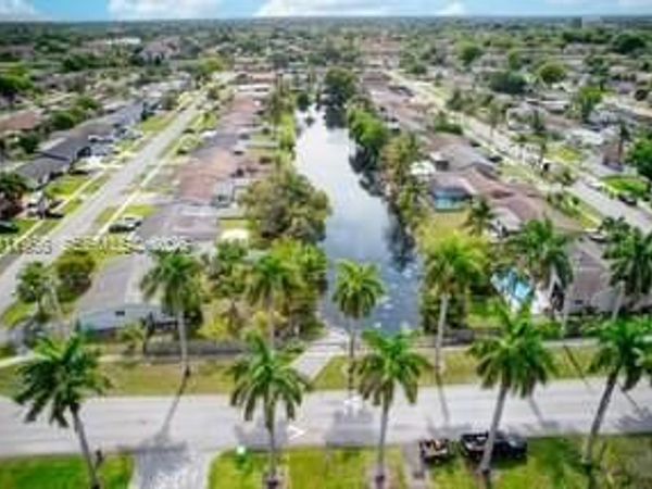 11500 NW 39th St , Sunrise, FL 33323