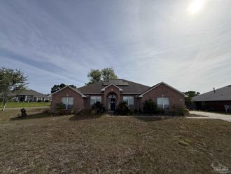 5589 Colinas Verde Dr Milton, FL 32570