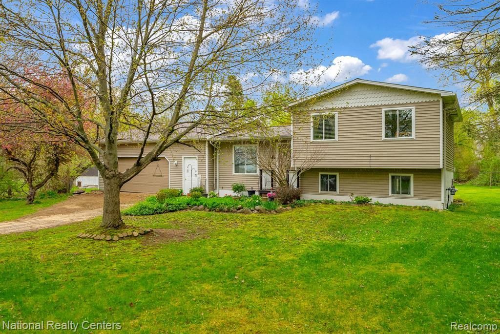 2230 Stonesthrow Drive, Oregon Township, MI 48446 Main Photo