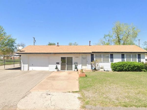 1401 Dunn Avenue, Clinton, OK 73601