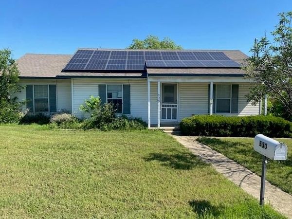 530 Richardson Street , Jacksboro, TX 76458