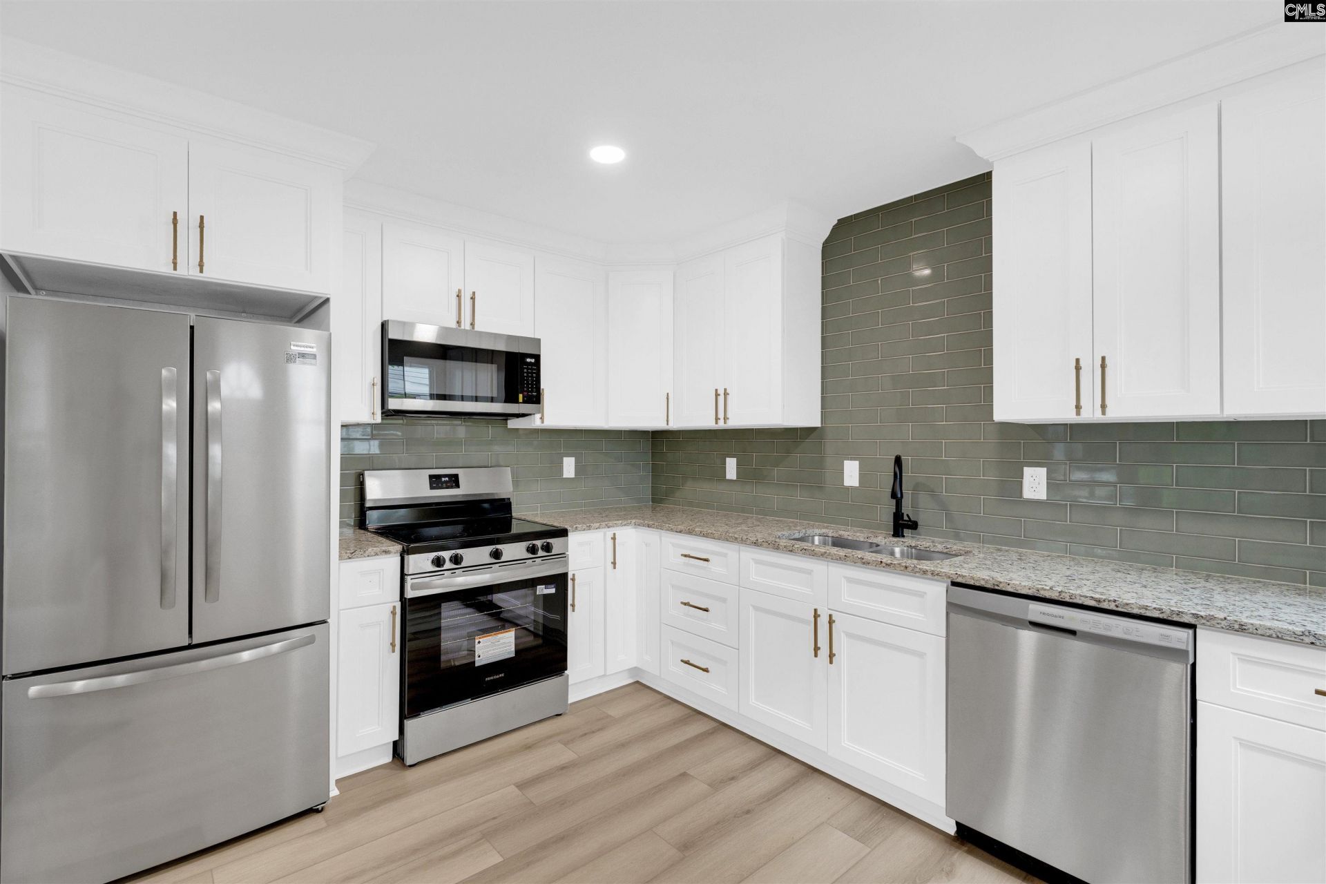 1037 Naples Avenue  Photo 6