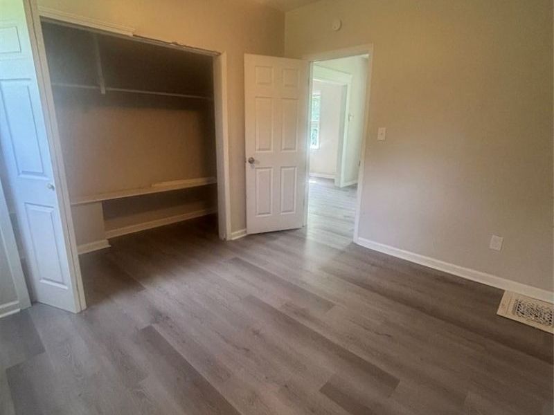 8706 Nevada Avenue, Cleveland, OH 44104 Photo 12