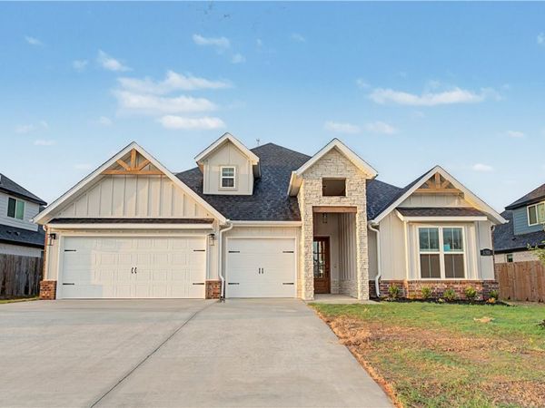1311 Tiffany Street , Centerton, AR 72719