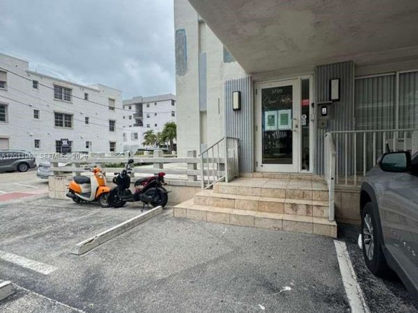 3700 Collins Ave , Unit S-309, Miami Beach, FL 33140