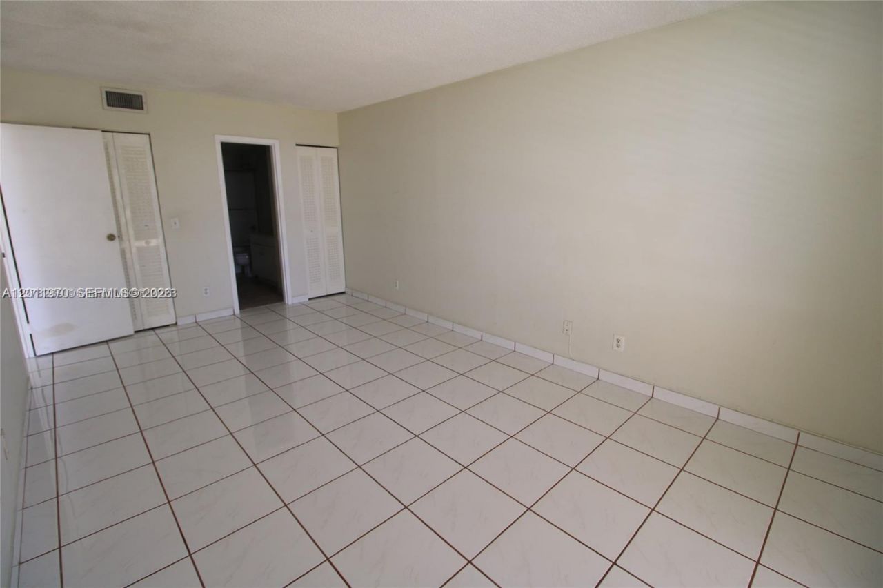 13499 Biscayne Blvd, Unit 404, North Miami, FL 33181 Photo