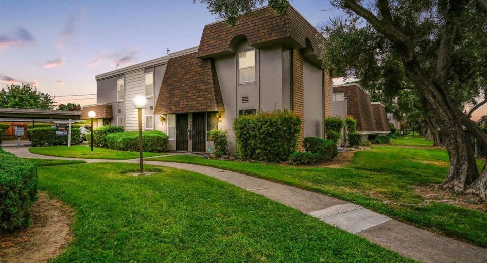 5682 Hillsdale Blvd, Sacramento, CA 95842 Photo