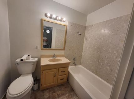 5682 Hillsdale Blvd, Sacramento, CA 95842 Photo