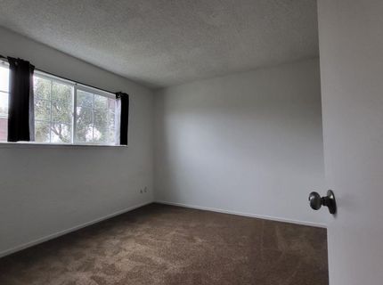 5682 Hillsdale Blvd, Sacramento, CA 95842 Photo