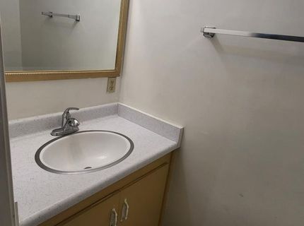 5682 Hillsdale Blvd, Sacramento, CA 95842 Photo