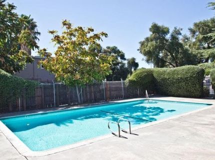 5682 Hillsdale Blvd, Sacramento, CA 95842 Photo