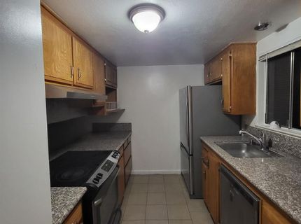 5682 Hillsdale Blvd, Sacramento, CA 95842 Photo