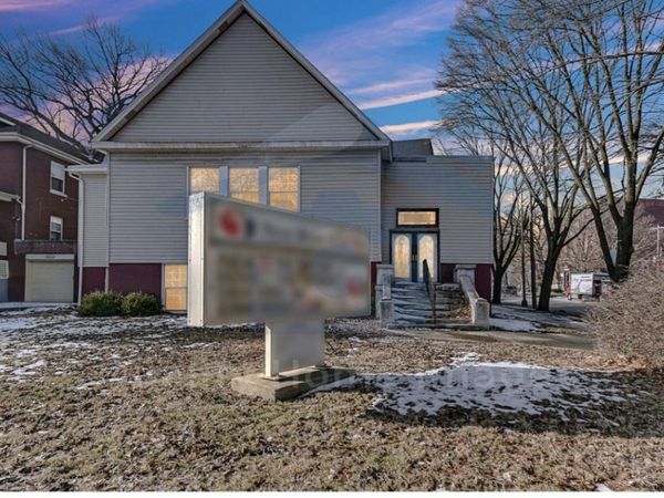 9900 S Prospect Avenue, Chicago, IL 60643