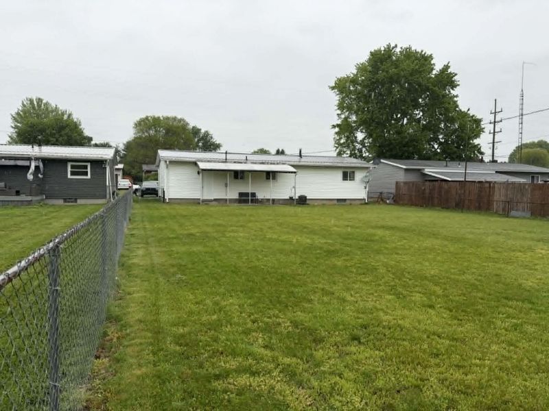 517 E 5th Street, West Lafayette, OH 43845 Photo 2