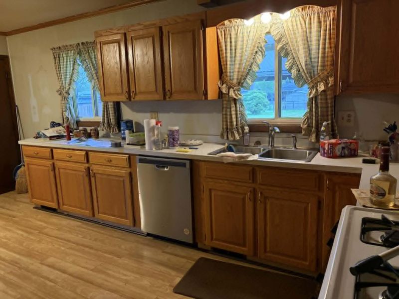 517 E 5th Street, West Lafayette, OH 43845 Photo 3