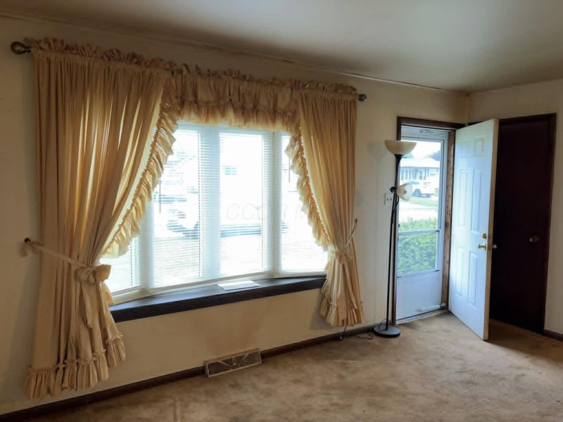 517 E 5th Street, West Lafayette, OH 43845 Photo 6